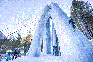 Escalade sur la tour de glace du boreon